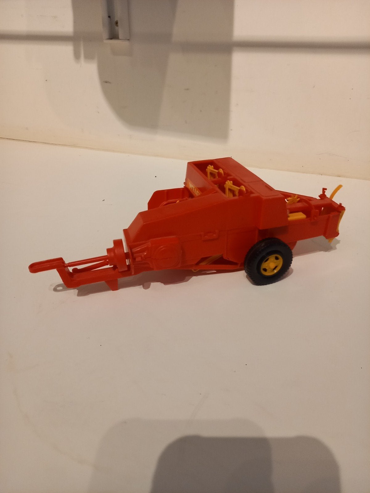 Bruder kleine balenpres, Ophalen