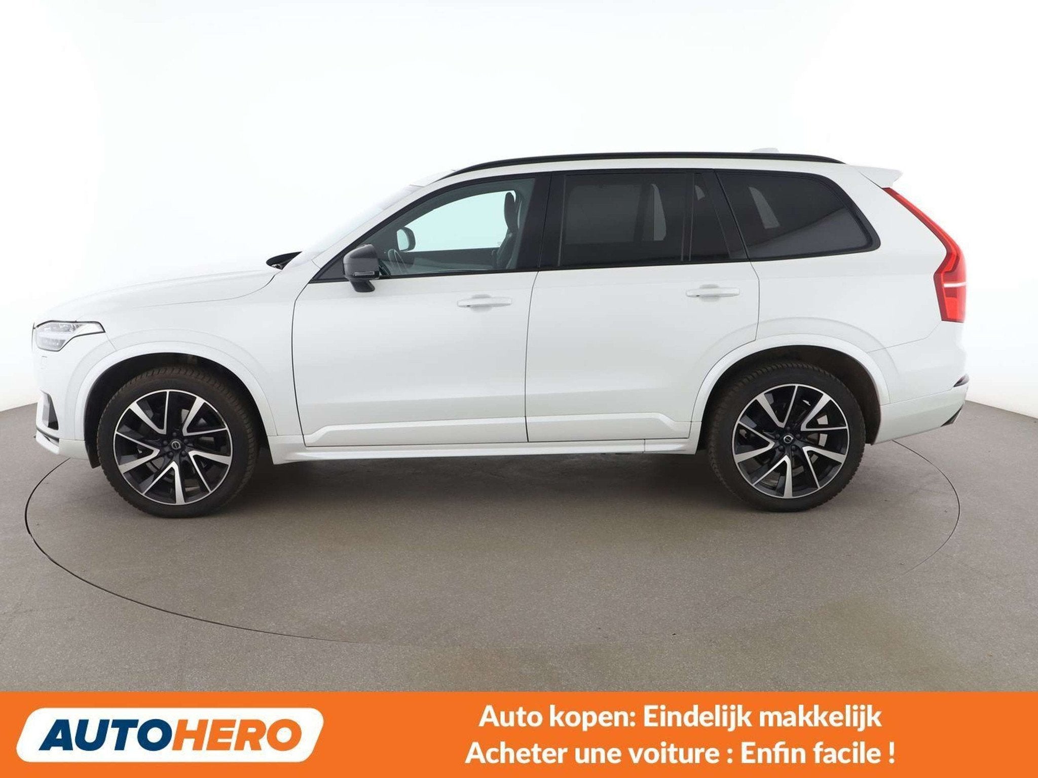 Volvo XC90 2.0 B5 Mild-Hybrid Plus Dark AWD (bj 2023), Auto's, Volvo, Gebruikt, 1969 cc, Leder, Diesel