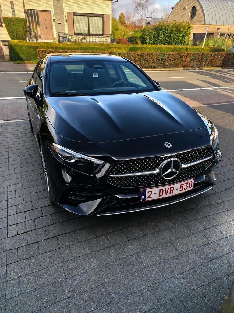 Mercedes A-Klasse facelift AMG-lijn, Auto's, Mercedes-Benz, 4 cilinders, Alcantara, Zwart, 5 zetels