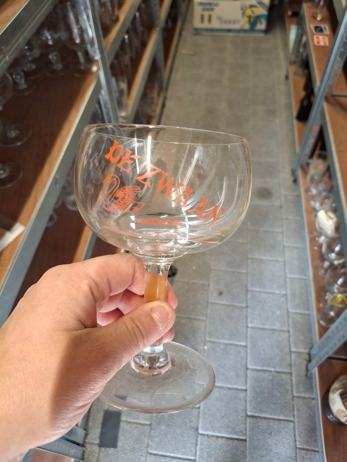 Oud gezuurd bierglas de zwaan hoboken, Verzamelen, Biermerken, Ophalen of Verzenden