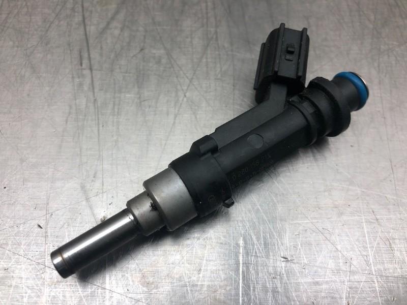 INJECTOR BRANDSTOF Toyota Yaris III (P13) (|2320947010|), Gebruikt, Toyota