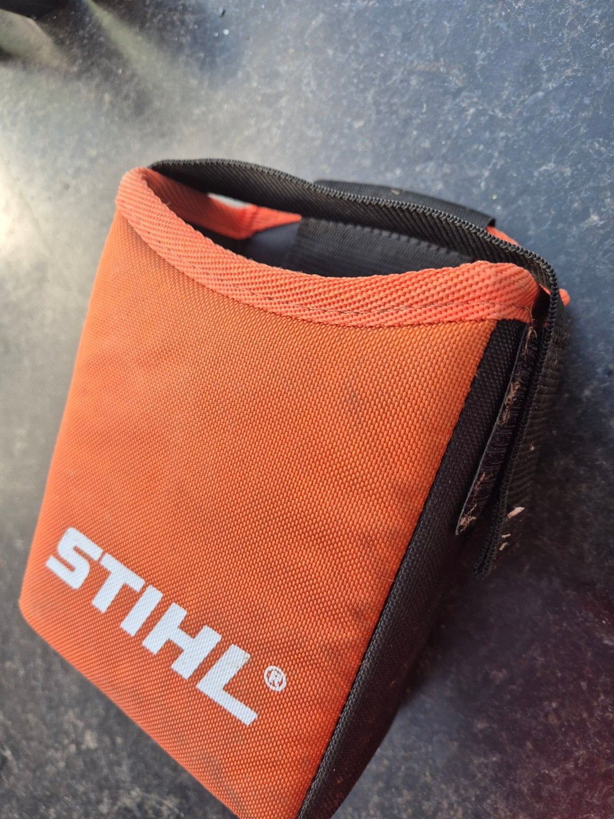 Draagtas Stihl, Ophalen