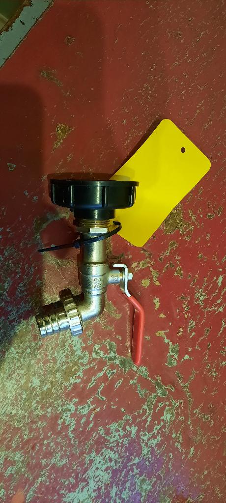 3/4 kraan met 2" wartel  voor IBC s nieuw 28 euro, Tuin en Terras, Nieuw, Ophalen of Verzenden, Frank.tradinglink.maurits@gmail.com