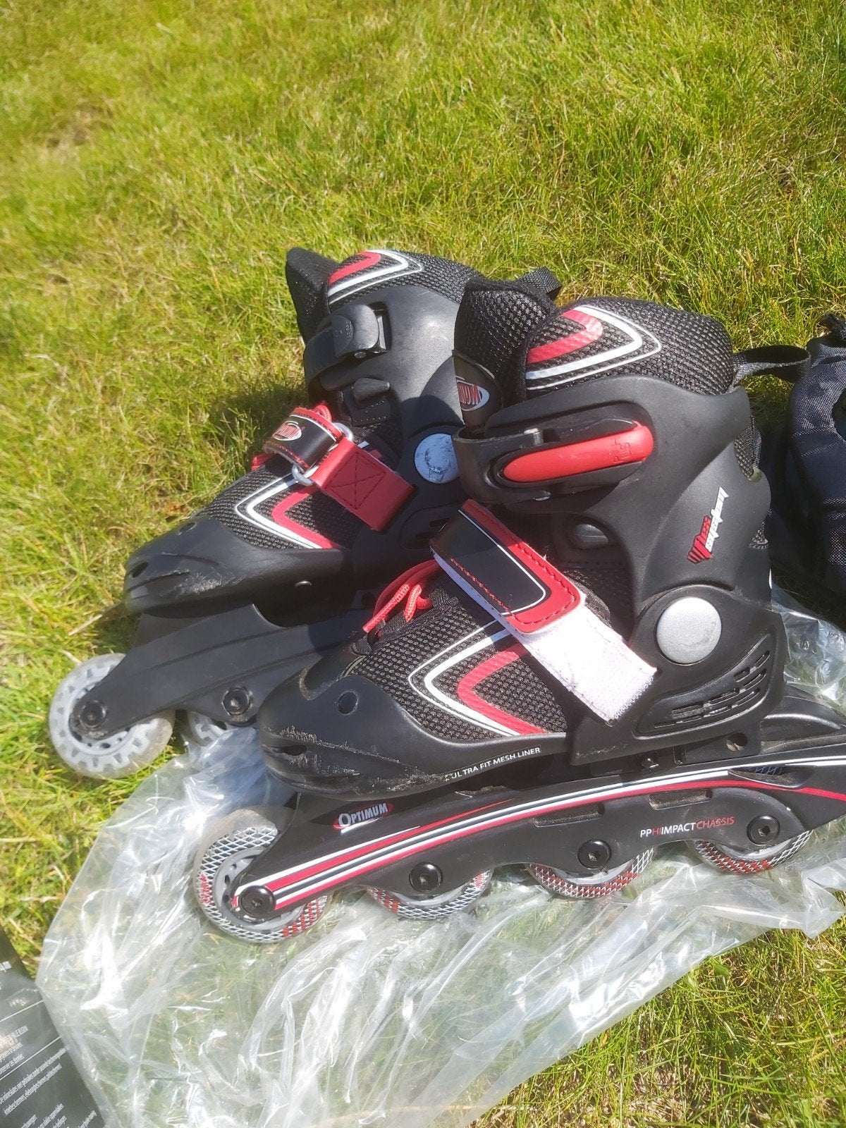 Inline skates maat 28-31 + knie-, elleboog-, polsbeschermers, Autres marques, Rollers 4 roues en ligne, Réglable, Comme neuf