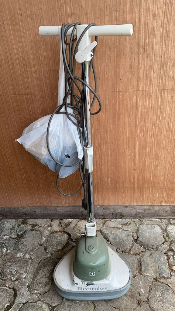 Cireuse électrique avec brosses, Enlèvement, Brosse ou Balai