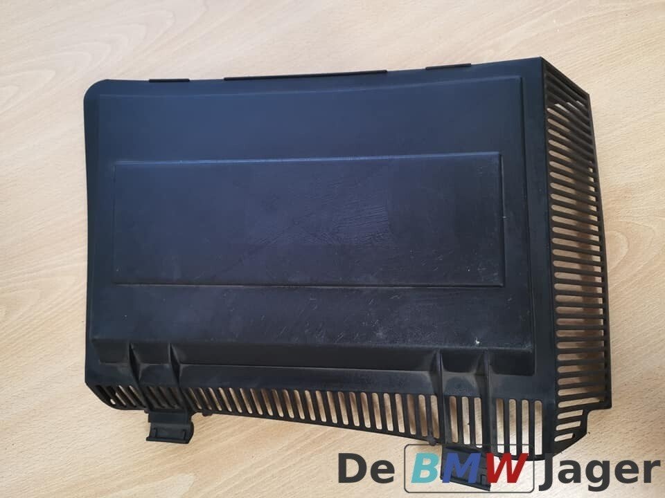 interieurfilterhuis deksel rechts BMW E39 64318364774, Gebruikt, Ophalen of Verzenden, BMW, BMW