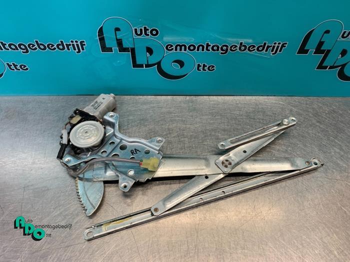 Mécanique vitre 4portes arrière droite d'un Daihatsu Sirio, Daihatsu, -, 3 mois de garantie, Utilisé