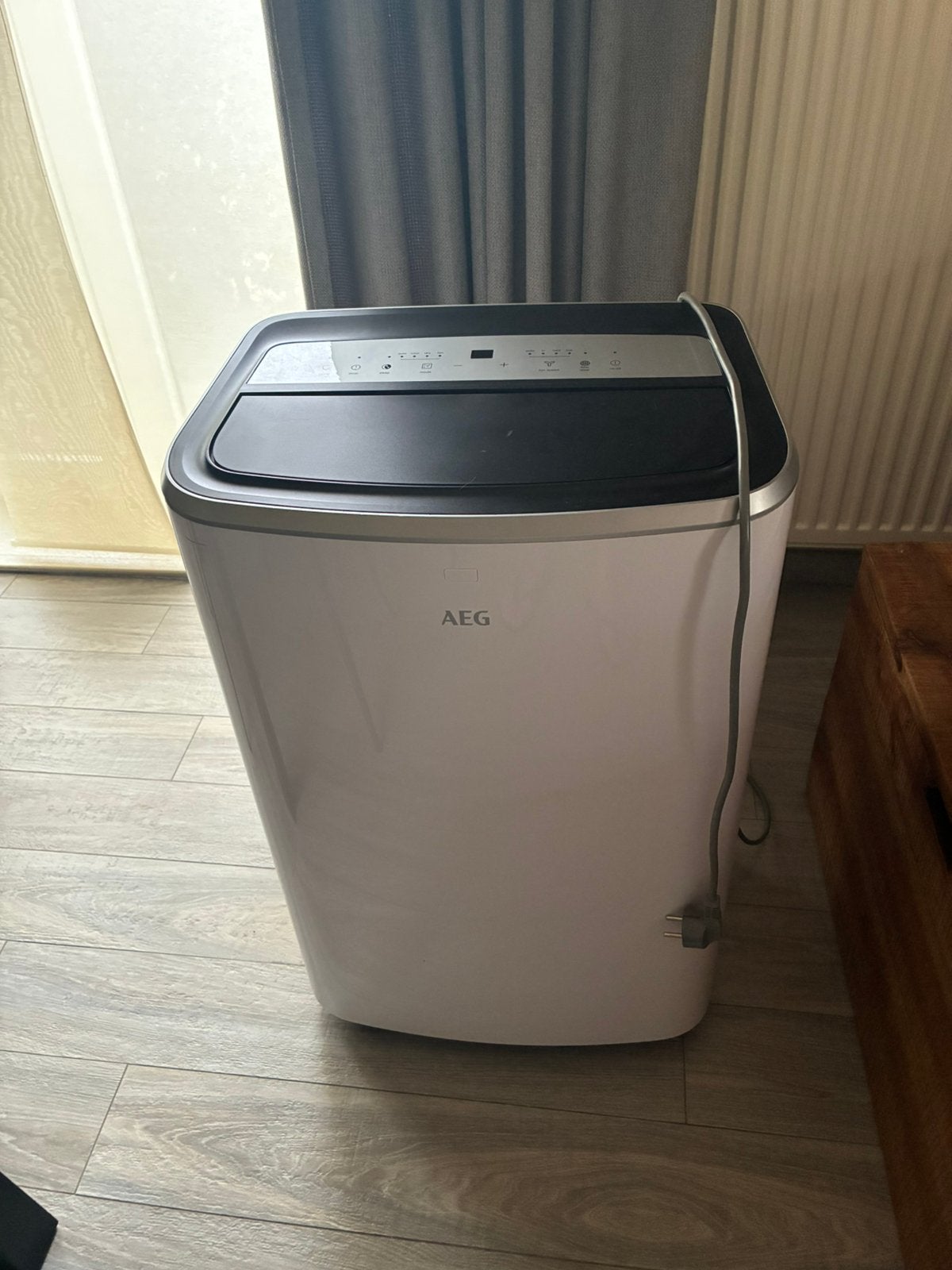 Mobiele airco AEG AXP35U538CW 12000 BTU, Elektronische apparatuur, Ophalen, Zo goed als nieuw, Mobiele airco