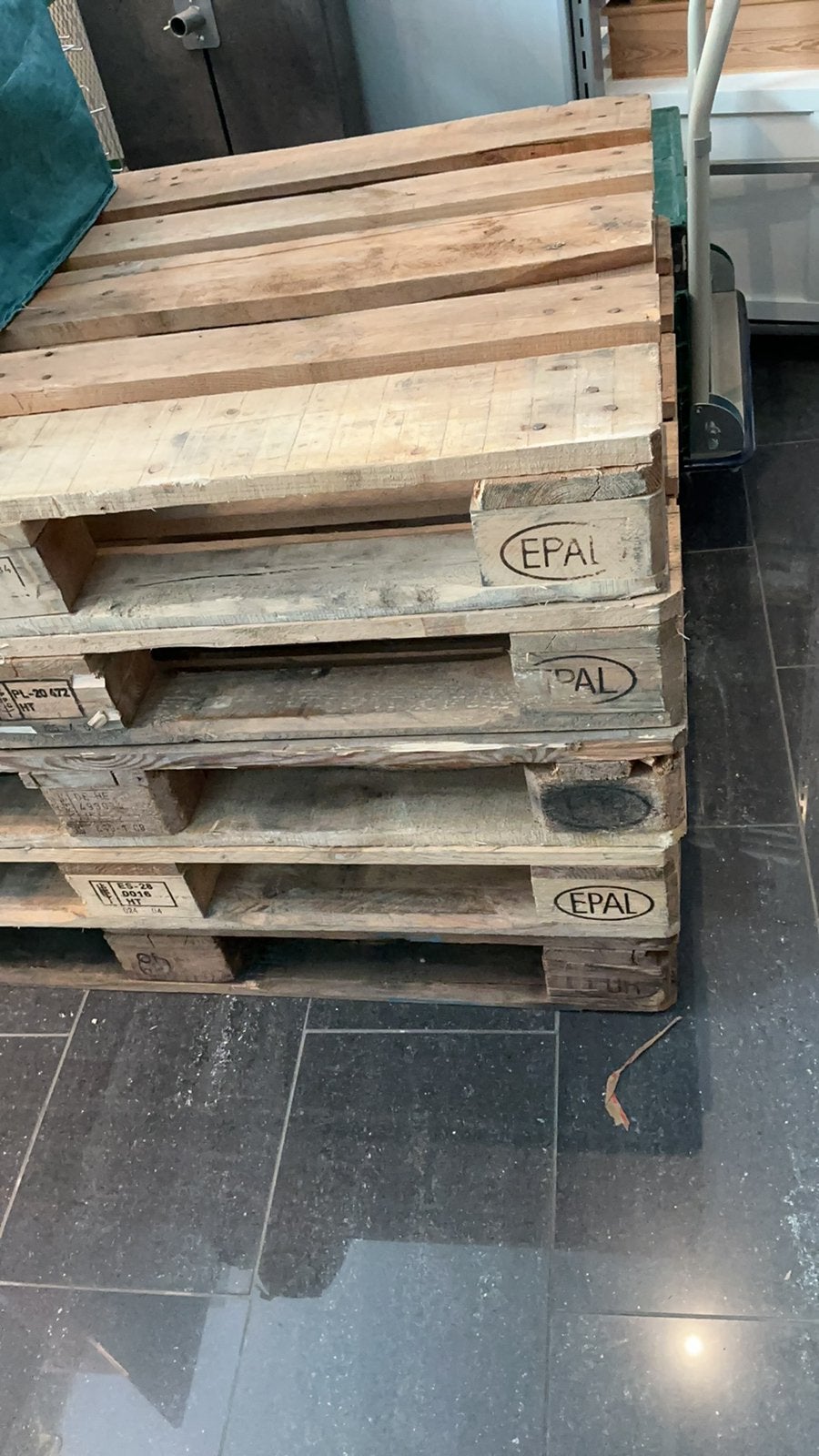 Europalletten, Ophalen, Zo goed als nieuw