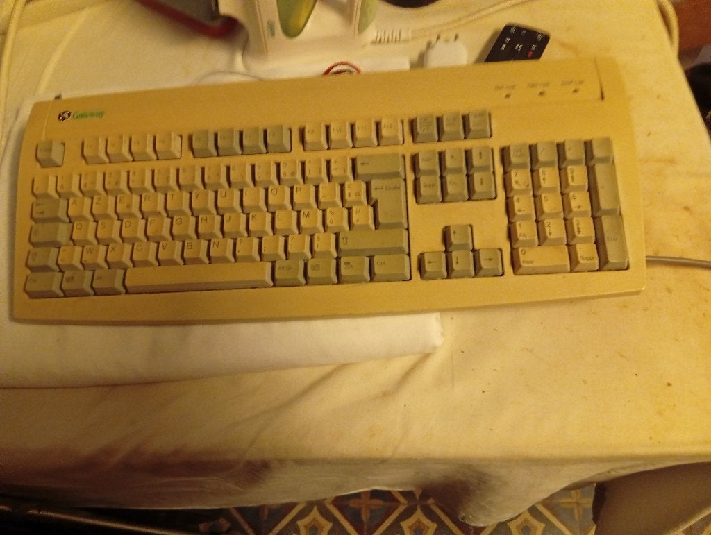 Clavier gatewey occasion en bon état avec cable. pour 25€, Computers en Software, Toetsenborden, Ophalen of Verzenden, Gebruikt
