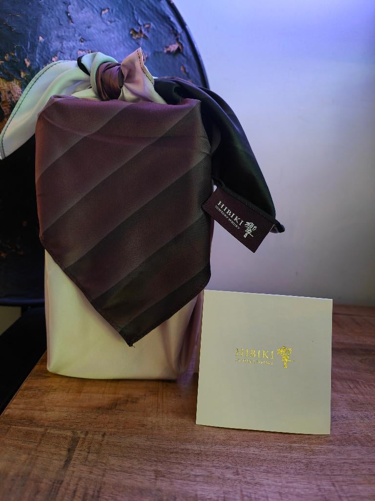 Hibiki Furoshiki Edition Japanese Harmony Édition limitée, Collections, Vins, Neuf, Autres types, Autres régions, Pleine, Enlèvement ou Envoi