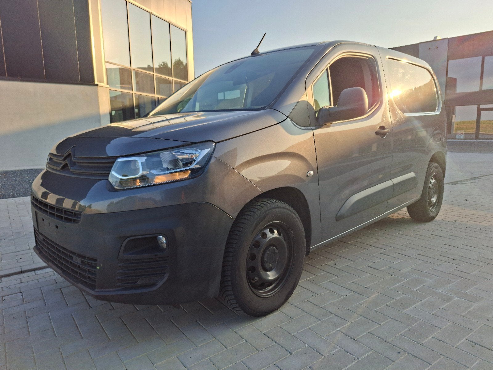 citroen berlingo 3zit airco slechts 60000km, Auto's, Voorwielaandrijving, Stof, Euro 6, 4 cilinders