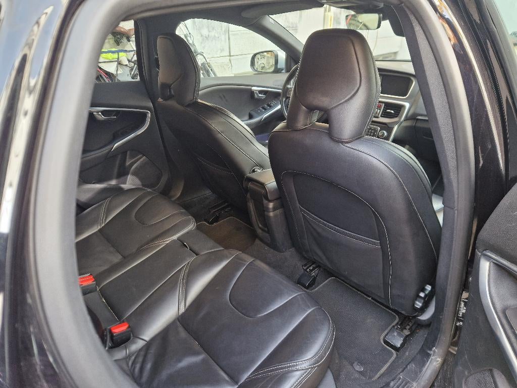 Volvo v40 2019 automaat, Autos, Volvo, Cuir, Achat, Euro 6, Noir