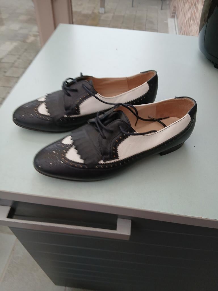 Damesschoenen maat 39, Ophalen