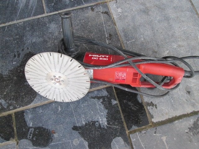 Hilti haakse slijper, Bricolage & Construction, 600 à 1200 watts, Enlèvement ou Envoi, 30 à 70 mm, Scie circulaire