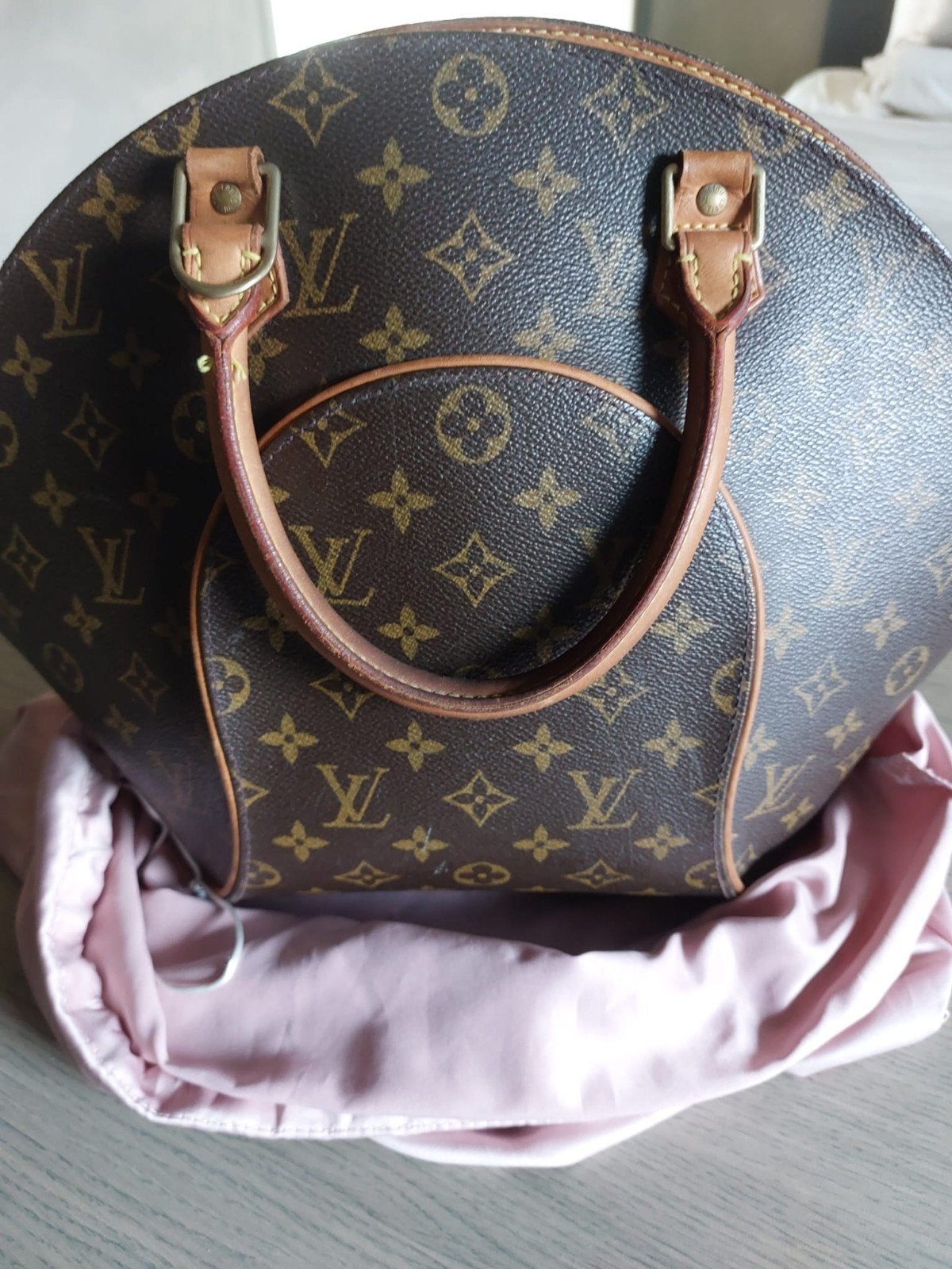 Louis vuitton pm ellipse, Ophalen