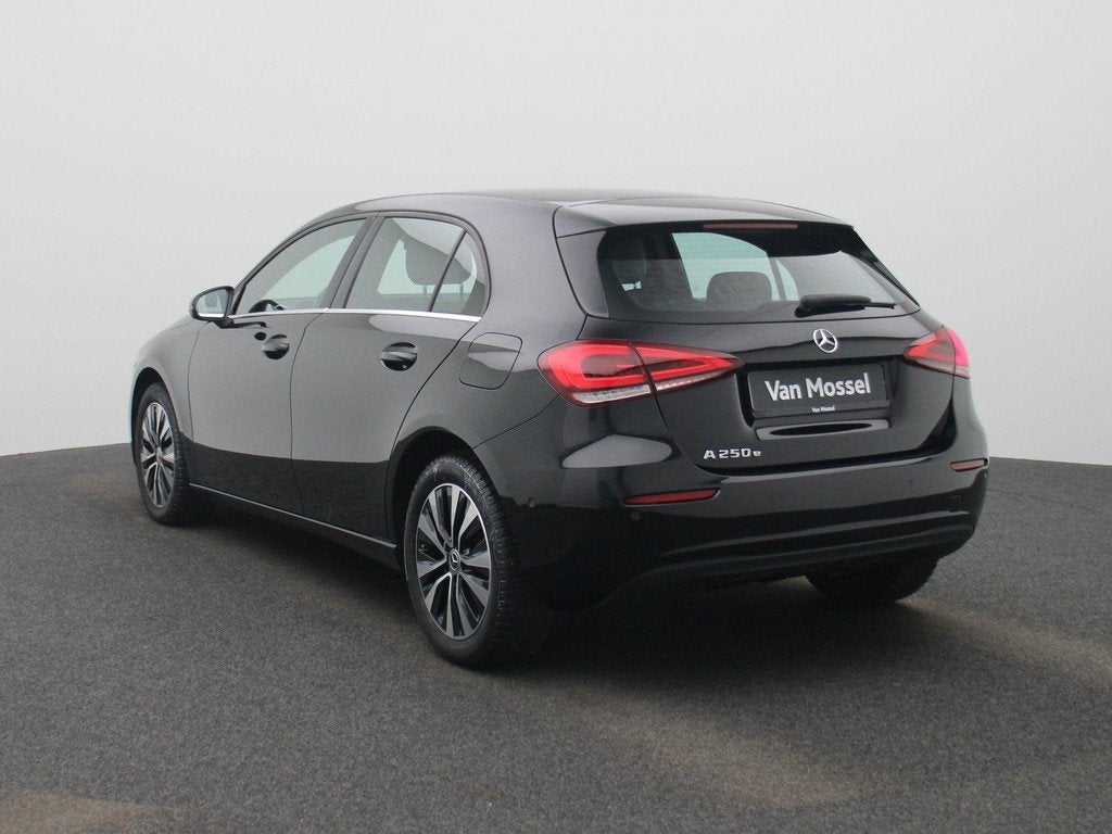 Mercedes-Benz A-Klasse A 250 e Business Solution, Autos, Mercedes-Benz, Entreprise, 16 kWh, Hybride rechargeable, 5 portes
