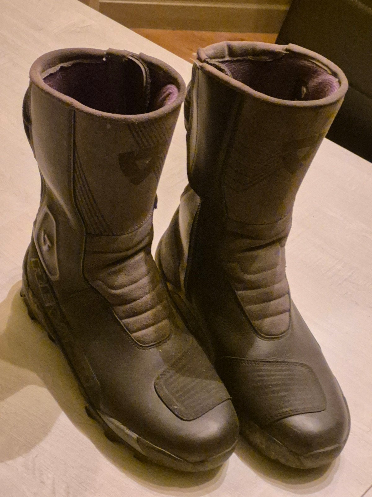 moto boots  maat 44  helm L, Motoren, Ophalen