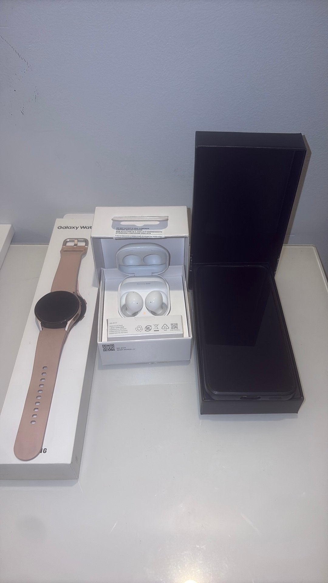 Samsung S22 + montre 4 + écouteurs 2, 128 GB, Enlèvement, Comme neuf