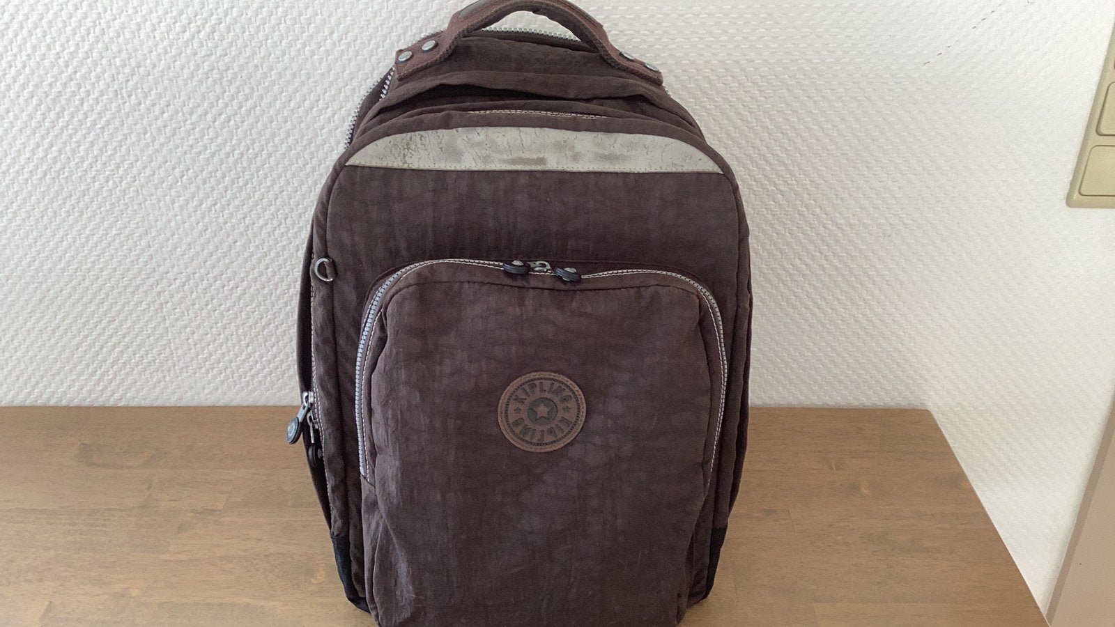 Kipling grote bruine rugzak model CURTIS XL, Handtassen en Accessoires, Gebruikt, Kipling, 25 tot 40 cm, Ophalen of Verzenden