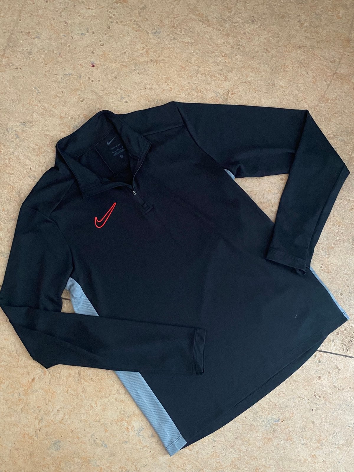 Nike vest & pants, Vêtements | Hommes, Pulls & Vestes, Enlèvement