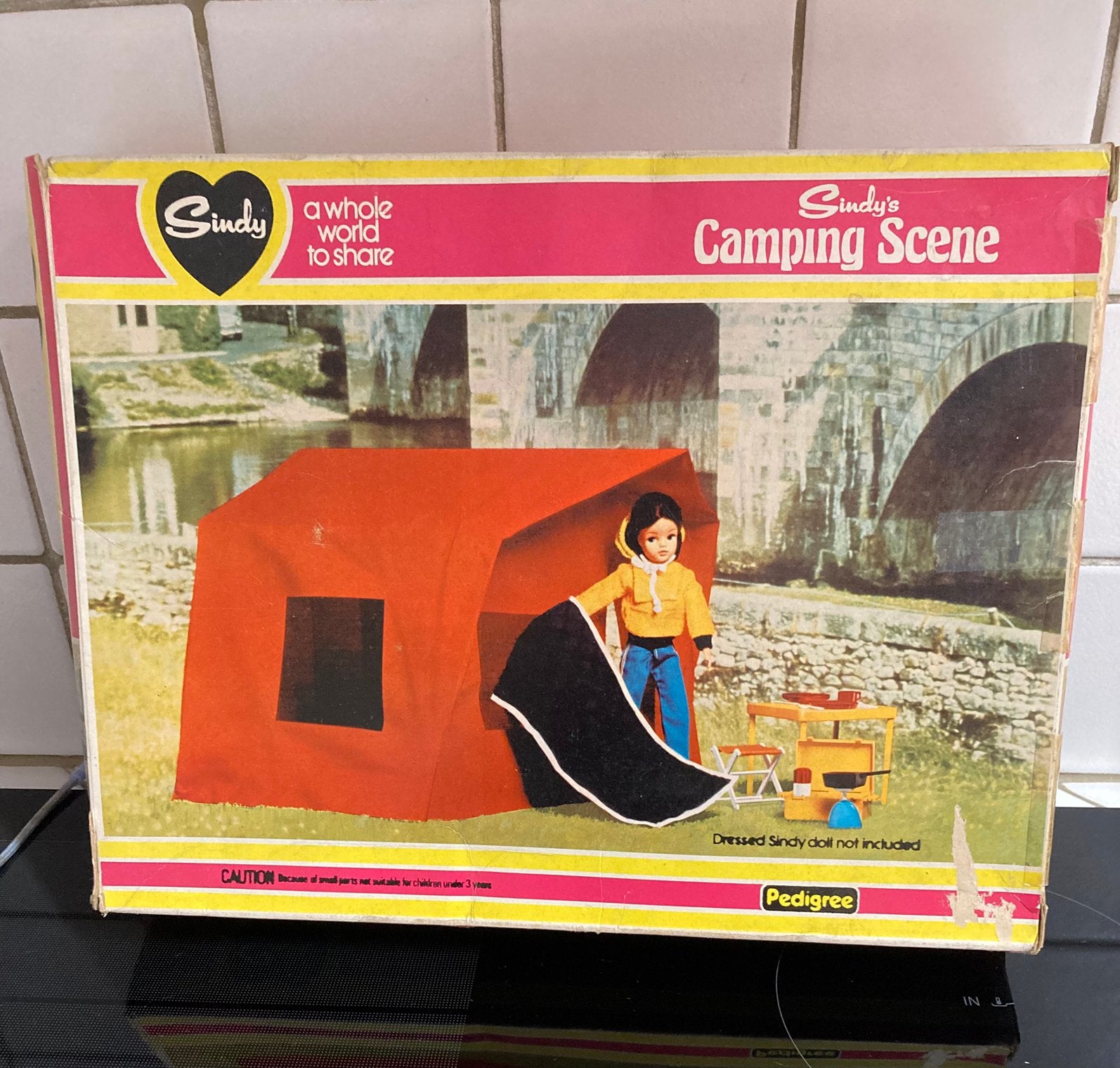 Vintage Sindy Camping Scène Pedigree, Antiquités & Art, Antiquités | Jouets, Enlèvement ou Envoi