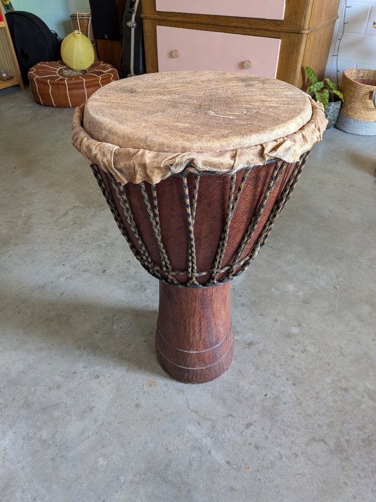 Grote Djembe Drum – 65 cm hoog, 34 cm diameter, Musique & Instruments, Batteries & Percussions, Enlèvement, Utilisé, Autres marques