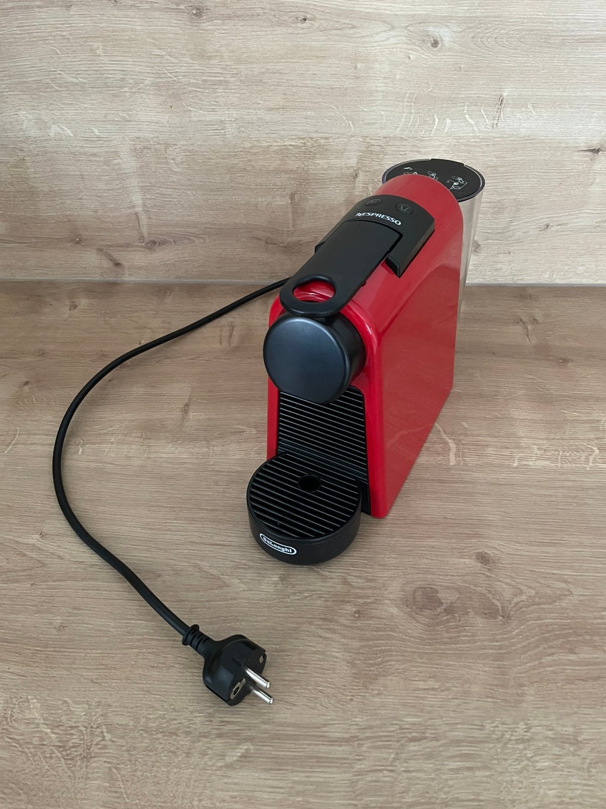 Nespresso Essenza Mini (Rood) - werkend, Ophalen, Zo goed als nieuw, Espresso apparaat, Koffiepads en cups