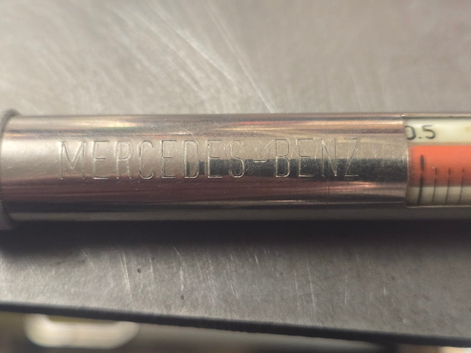 Zeldzame Vintage Mercedes-Benz 180 D Bandenspanningsmeter (M, Watersport en Boten, Hengelsport | Witvissen, Ophalen of Verzenden