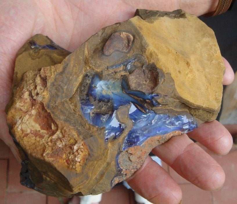 Opale "BOULDER" 693 grammes...!!!, Collections, Minéraux & Fossiles, Autres types, Envoi