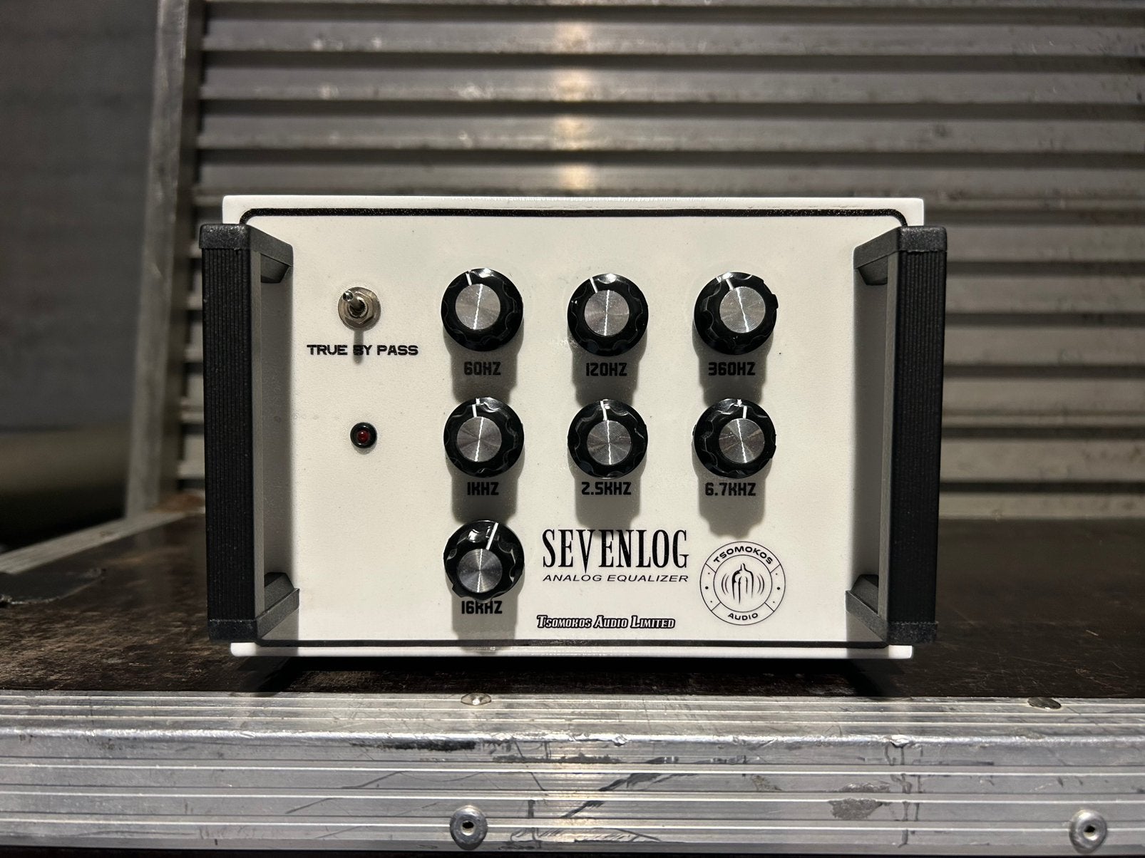 Sevenlog analog equalizer, Enlèvement, Comme neuf