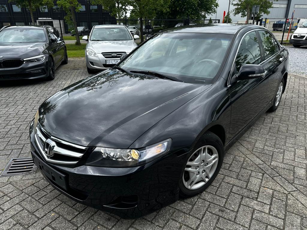 Honda accord automatique 2006., Autos, Honda, 4 portes, Entreprise, Carnet d'entretien, Noir