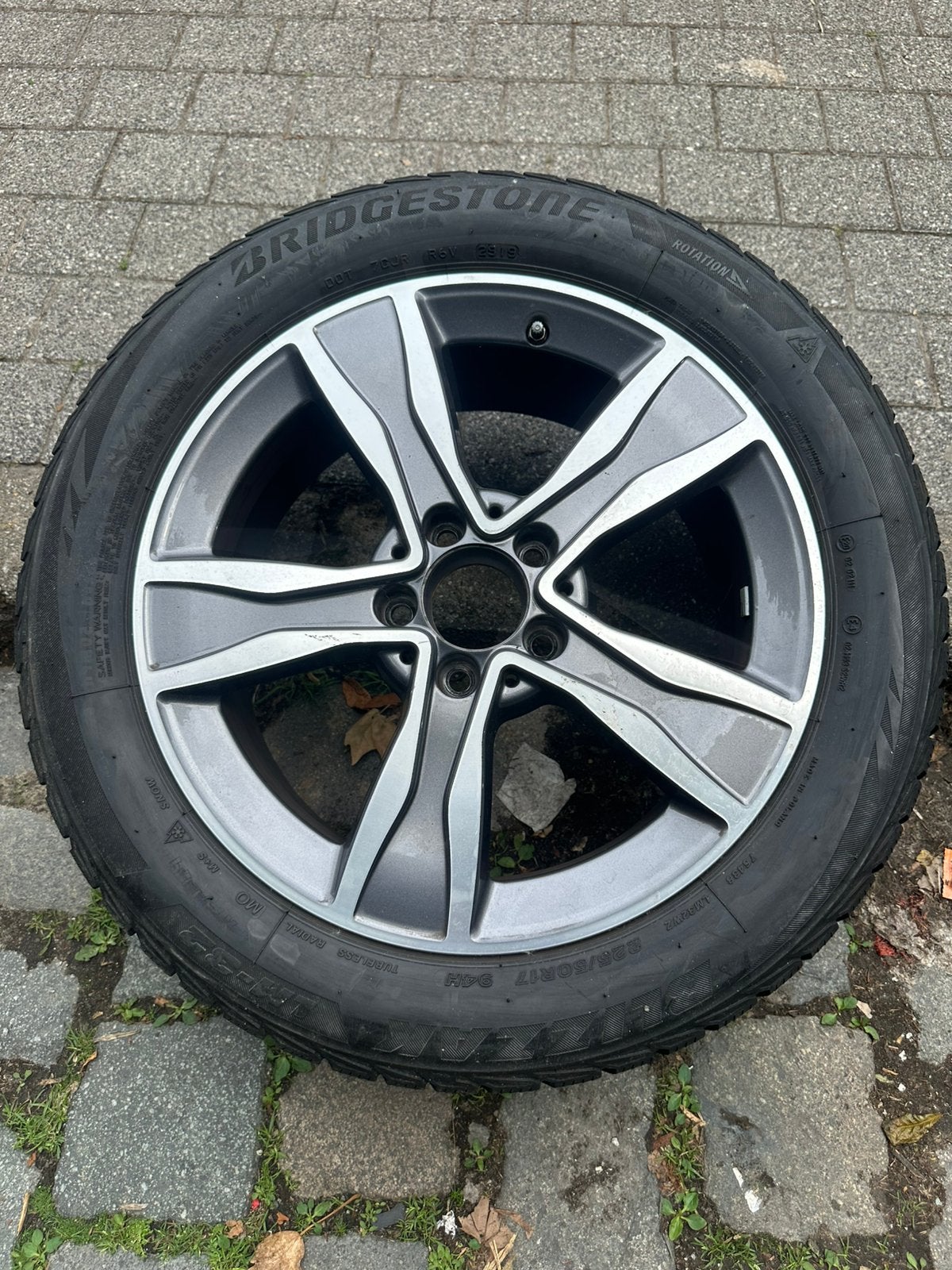 Jante avec pneus Mercedes, Autos : Pièces & Accessoires, Pneus & Jantes, Enlèvement, 4 Saisons, Pneu(s)