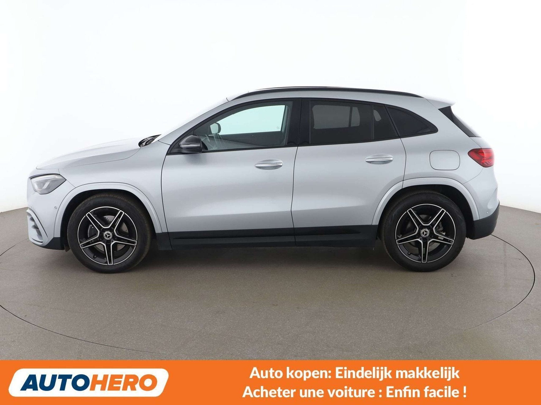 Mercedes-Benz GLA 180 GLA 180 d AMG Line (bj 2025), Auto's, Gebruikt, Zwart, 116 pk, 5 deurs