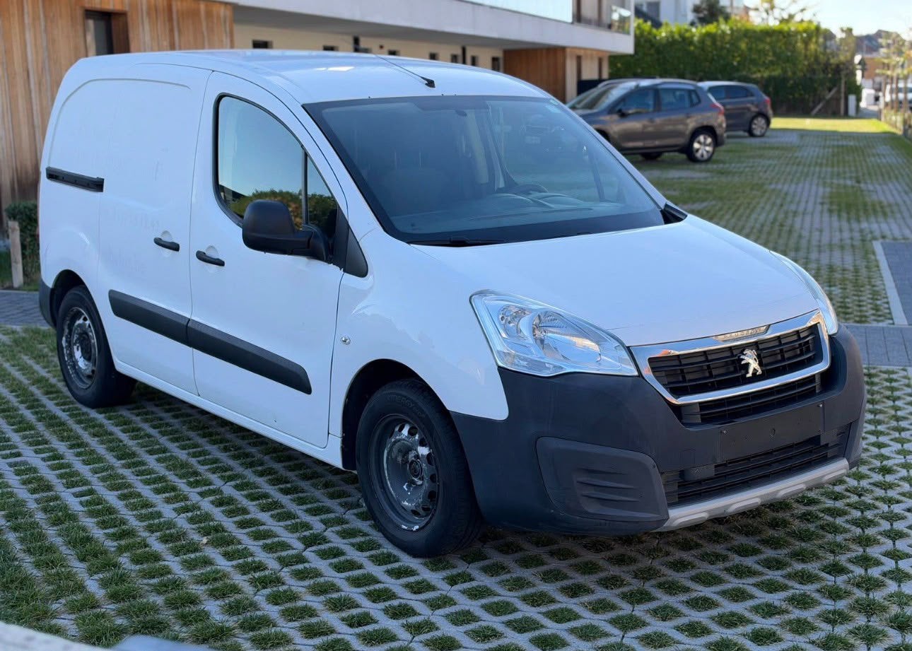 PEUGEOT PARTNER / FACELIFT! / LICHTE VRACHT! / EURO 6b!, Auto's, Voorwielaandrijving, Dealer onderhouden, Stof, Electronic Stability Program (ESP)