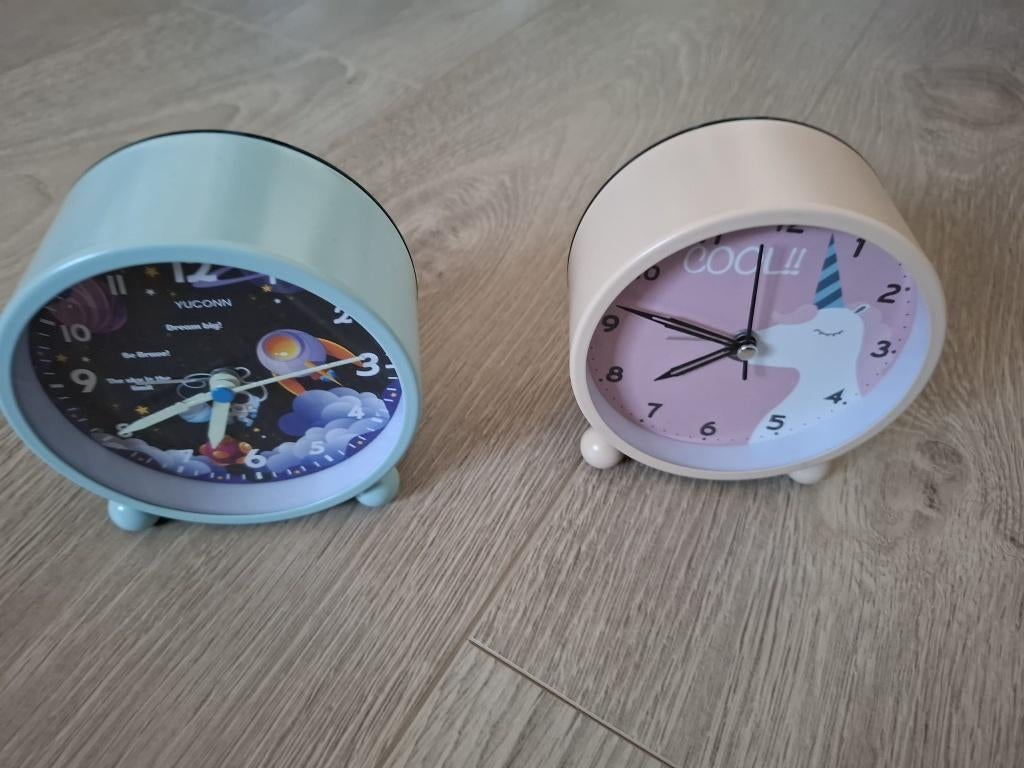 2 wekkers voor kinderen, Elektronische apparatuur, Ophalen of Verzenden, Zo goed als nieuw, Analoog