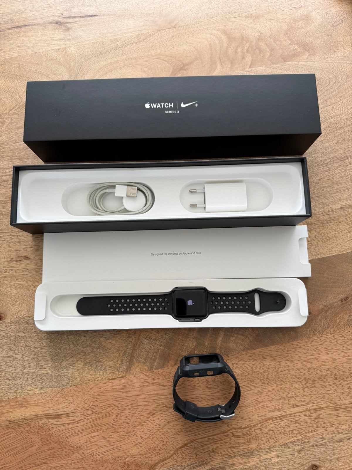 GPS de sport Nike pour Apple Watch 3 42 mm, Étanche, Gris, Enlèvement ou Envoi, IOS