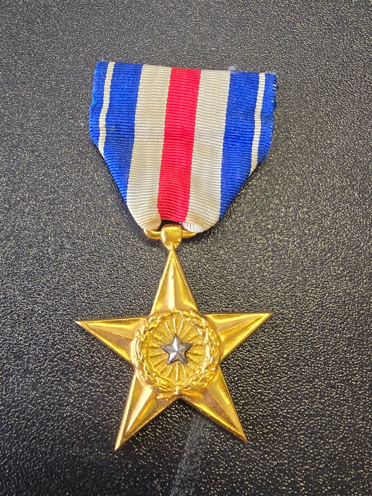 Médaille d'étoile d'argent américaine de la Seconde Guerre m, Enlèvement ou Envoi