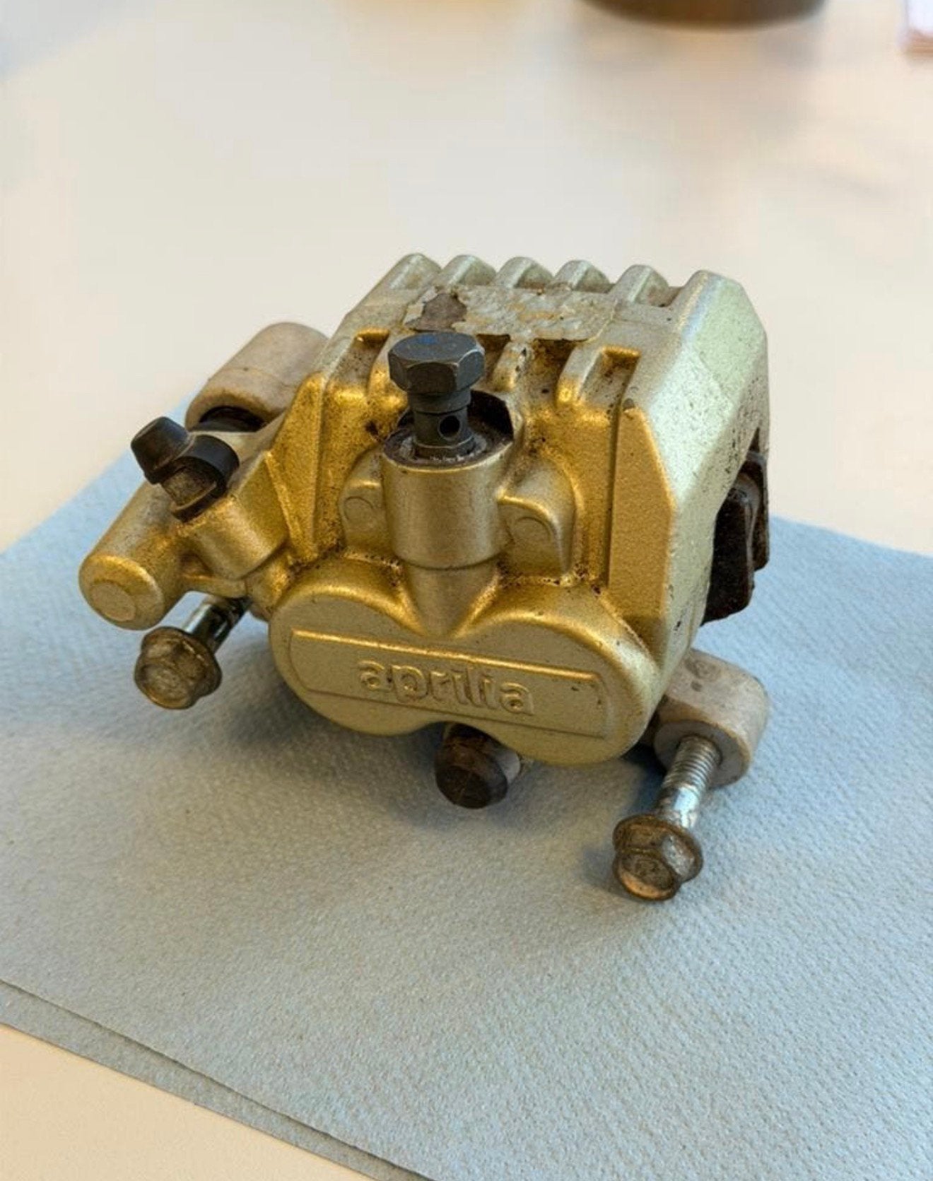 Aprilia Mana 850 Achter Remklauw OEM 856526 brake caliper, Motoren, Ophalen of Verzenden