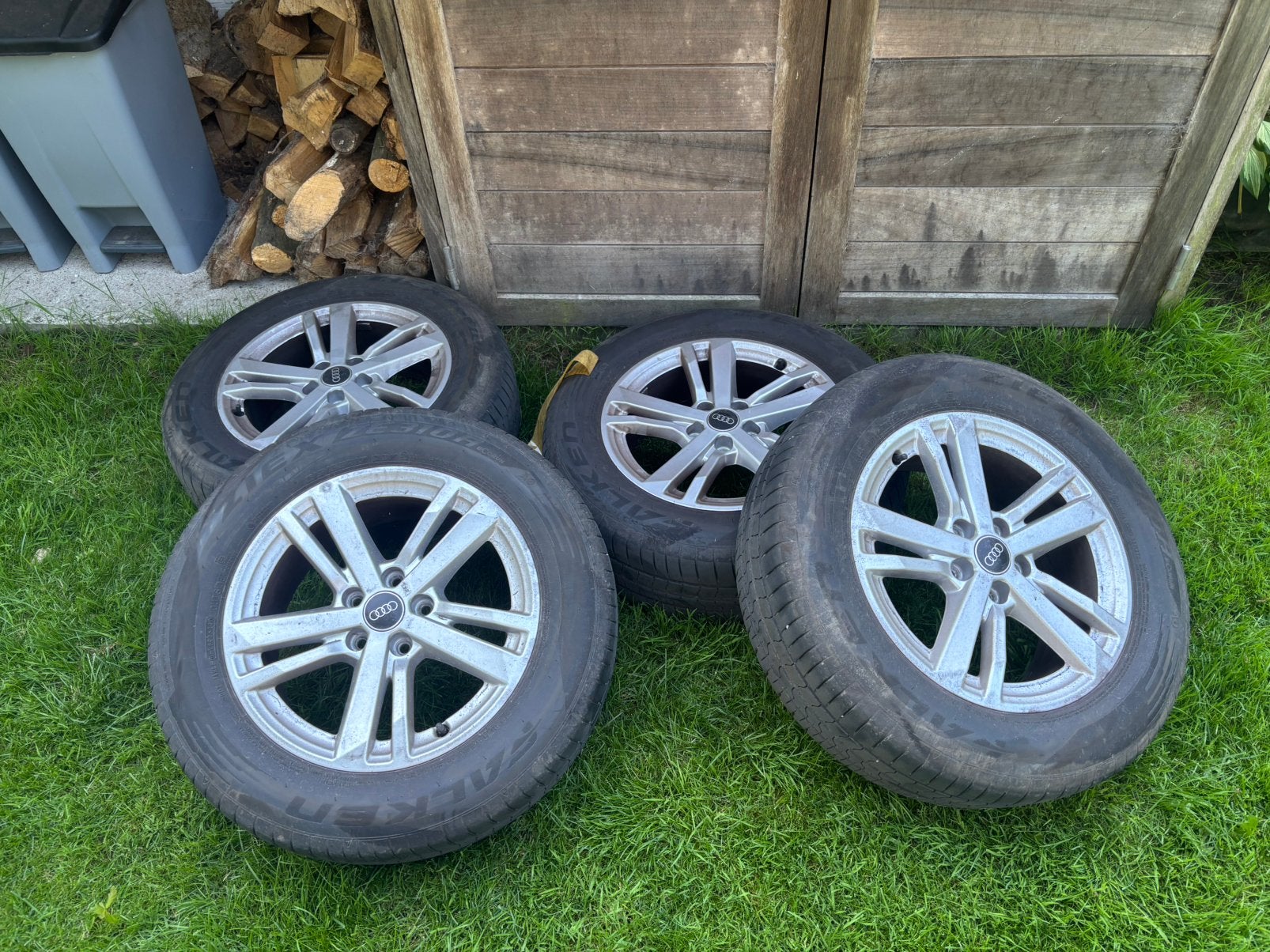 Banden en velgen audi Q3 (5000km), Auto-onderdelen, Banden en Velgen, Ophalen, Band(en)