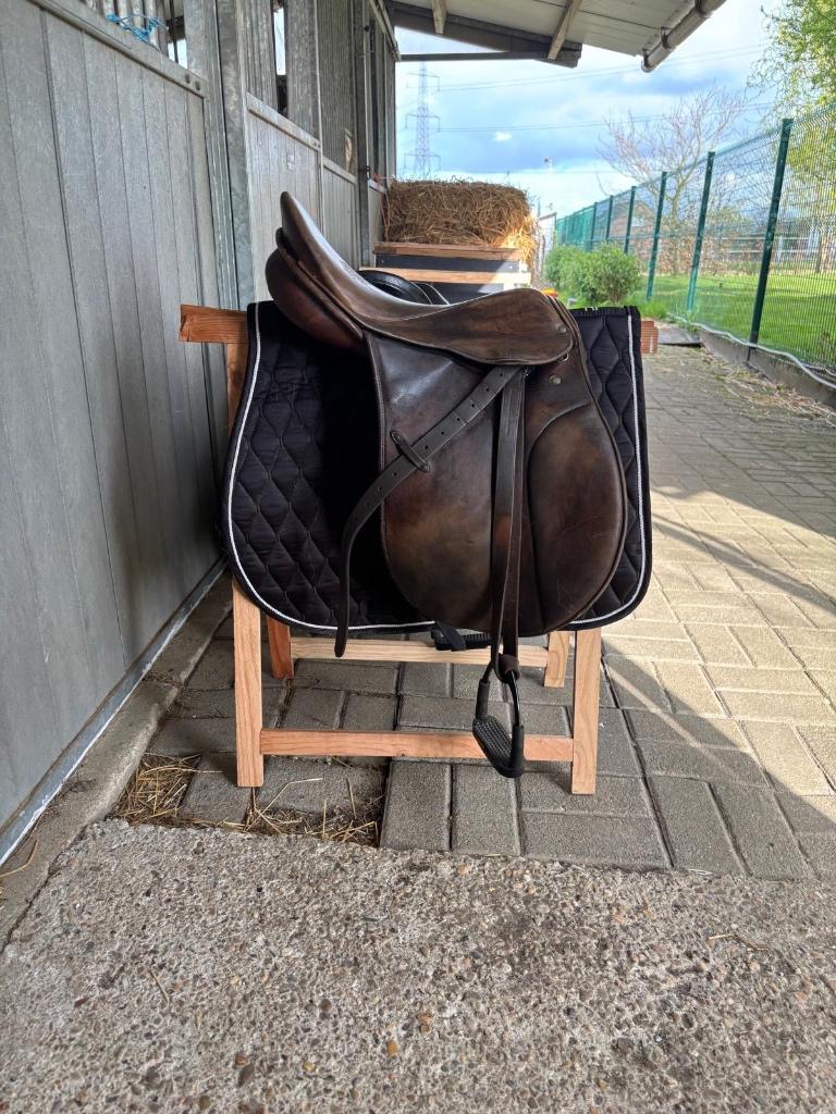 Stubben zadel, Ophalen, Gebruikt, Dressuur