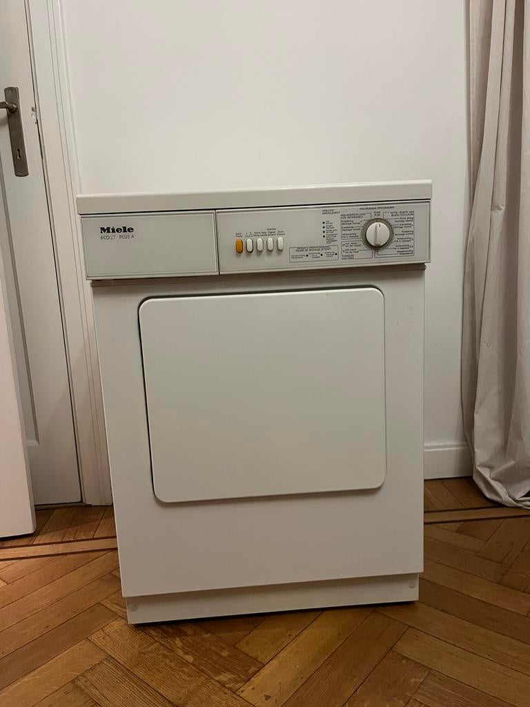 Miele Droogkast - gebruikt maar werkt nog goed, Ophalen, Gebruikt, Luchtafvoer, 4 tot 6 kg