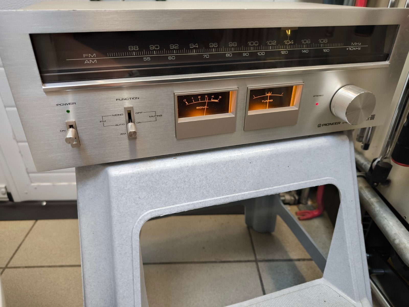 Pioneer TX-606 AM/FM Stereo Tuner (1978-1979)
AM/FM Stereo T, Ophalen of Verzenden