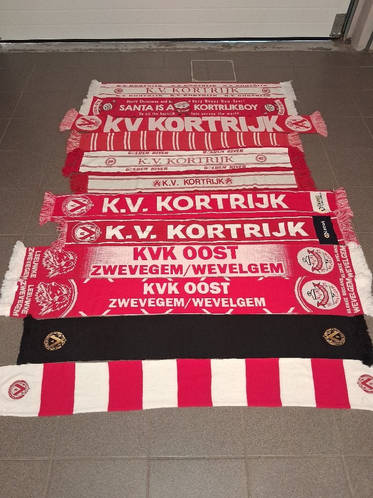 Voetbalsjaals kv kortrijk, Enlèvement ou Envoi, Comme neuf, Fanion ou Écharpe