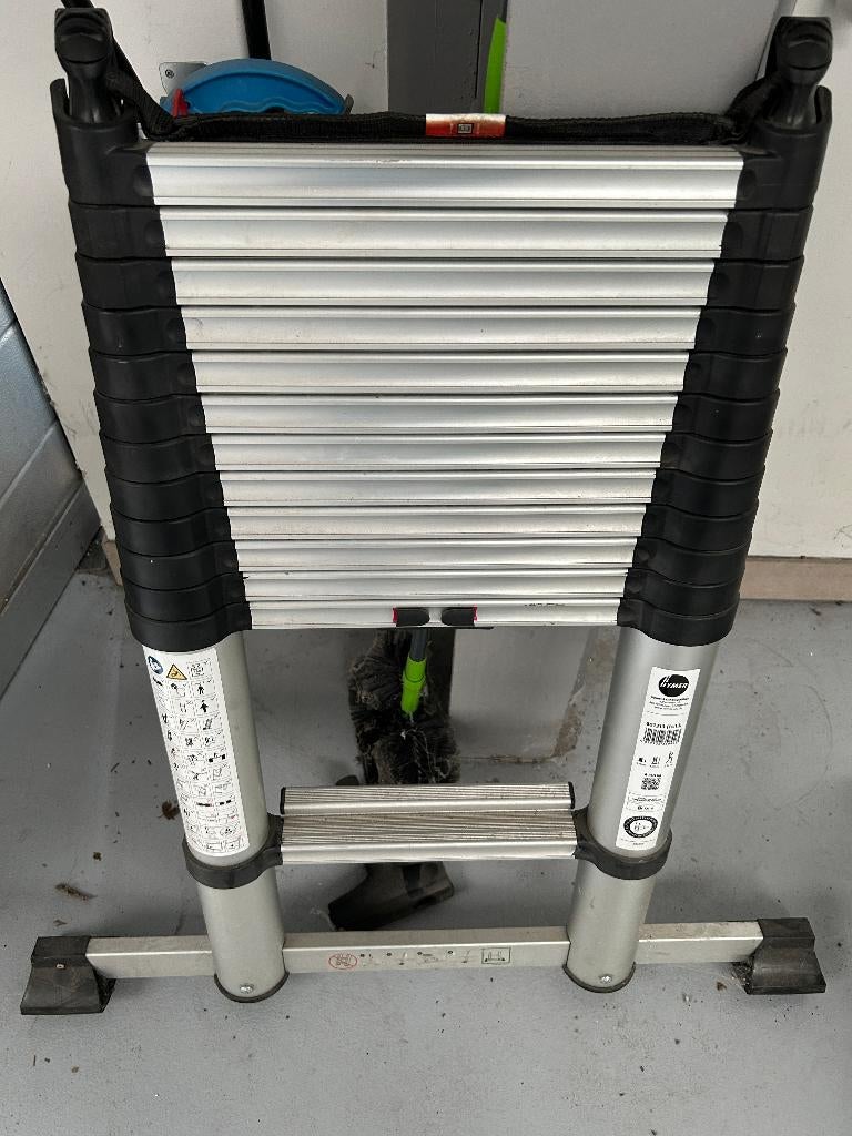 LADDER TELESCOPISCH HYMER 13 SPORTEN, Ophalen