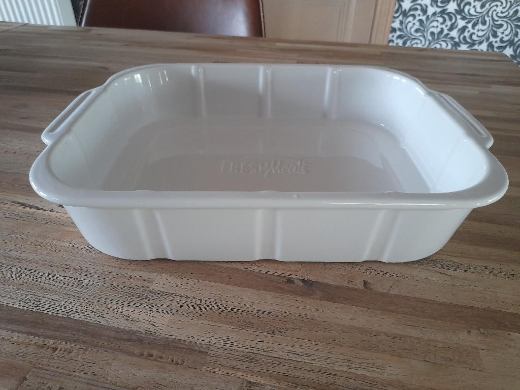 Zeer grote ovenschaal ovenschotel, Huis en Inrichting, Ophalen of Verzenden, Zo goed als nieuw, Schaal of Schalen