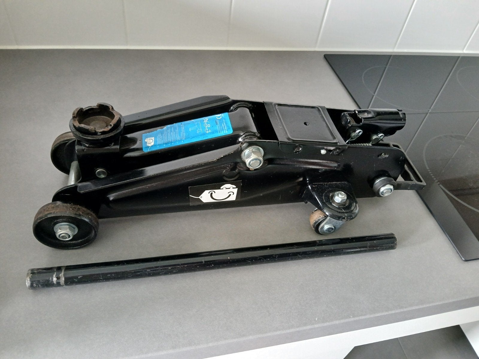 Zeer compacte auto krik, Enlèvement, Comme neuf, Manuel, Cric de garage