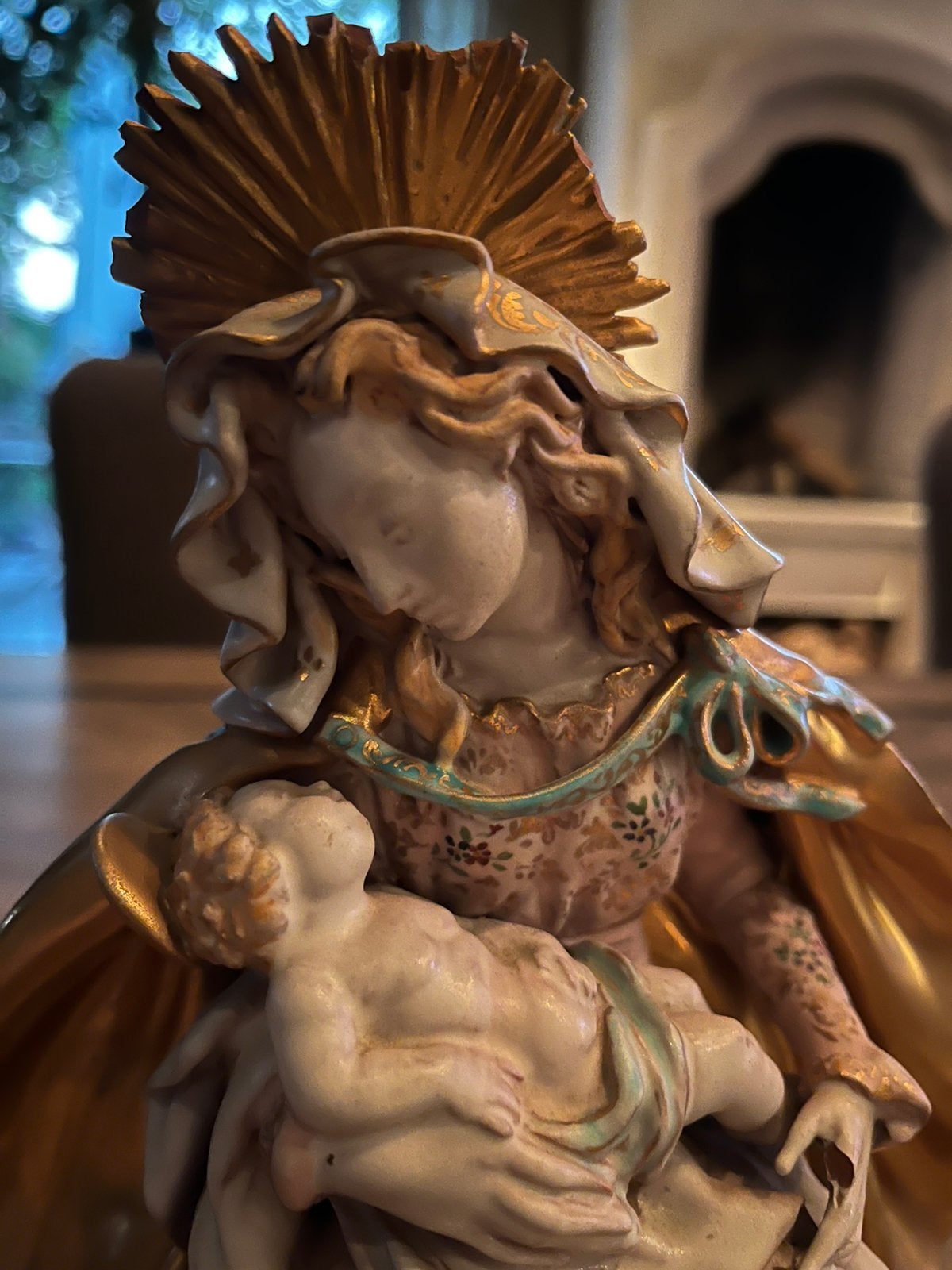 Statue de la Vierge à l'Enfant du professeur E. Pattarino, Enlèvement