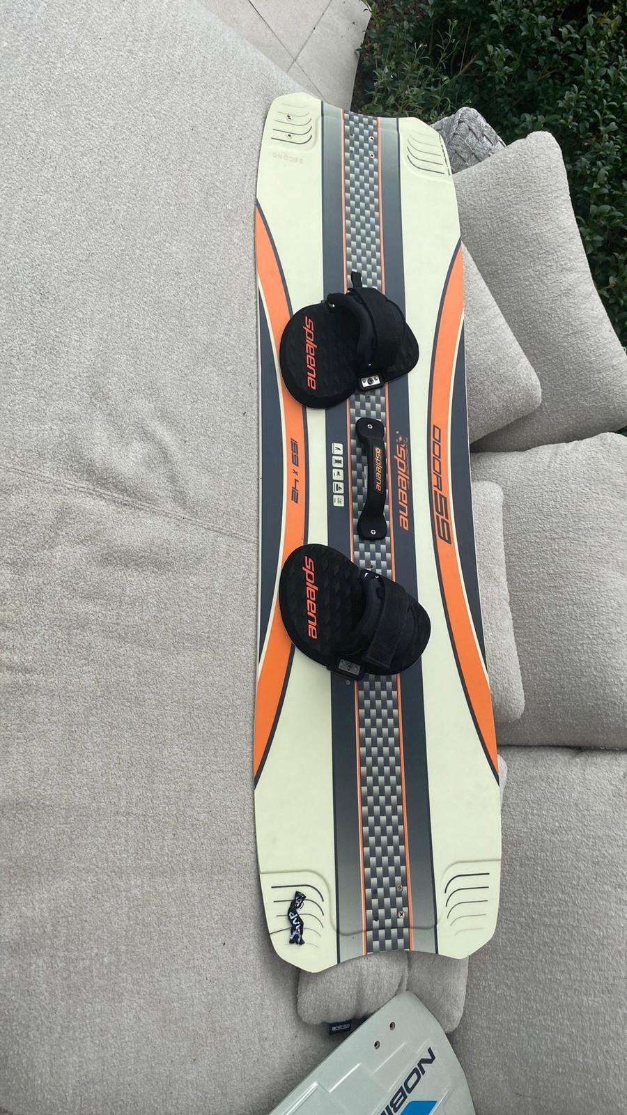 Spleene Door 59 – 159  45 cm – compleet lightwind kiteboard, Watersport en Boten, Ophalen, Zo goed als nieuw, Kiteboard