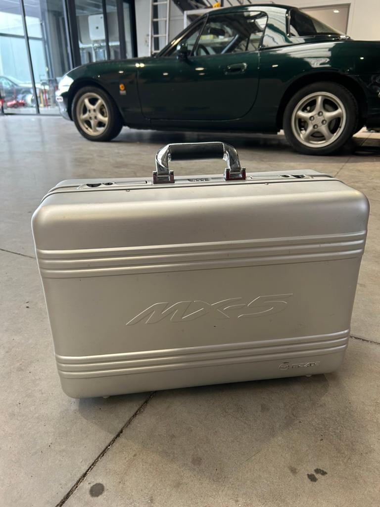 Koffer Mazda MX5, Ophalen, Gebruikt